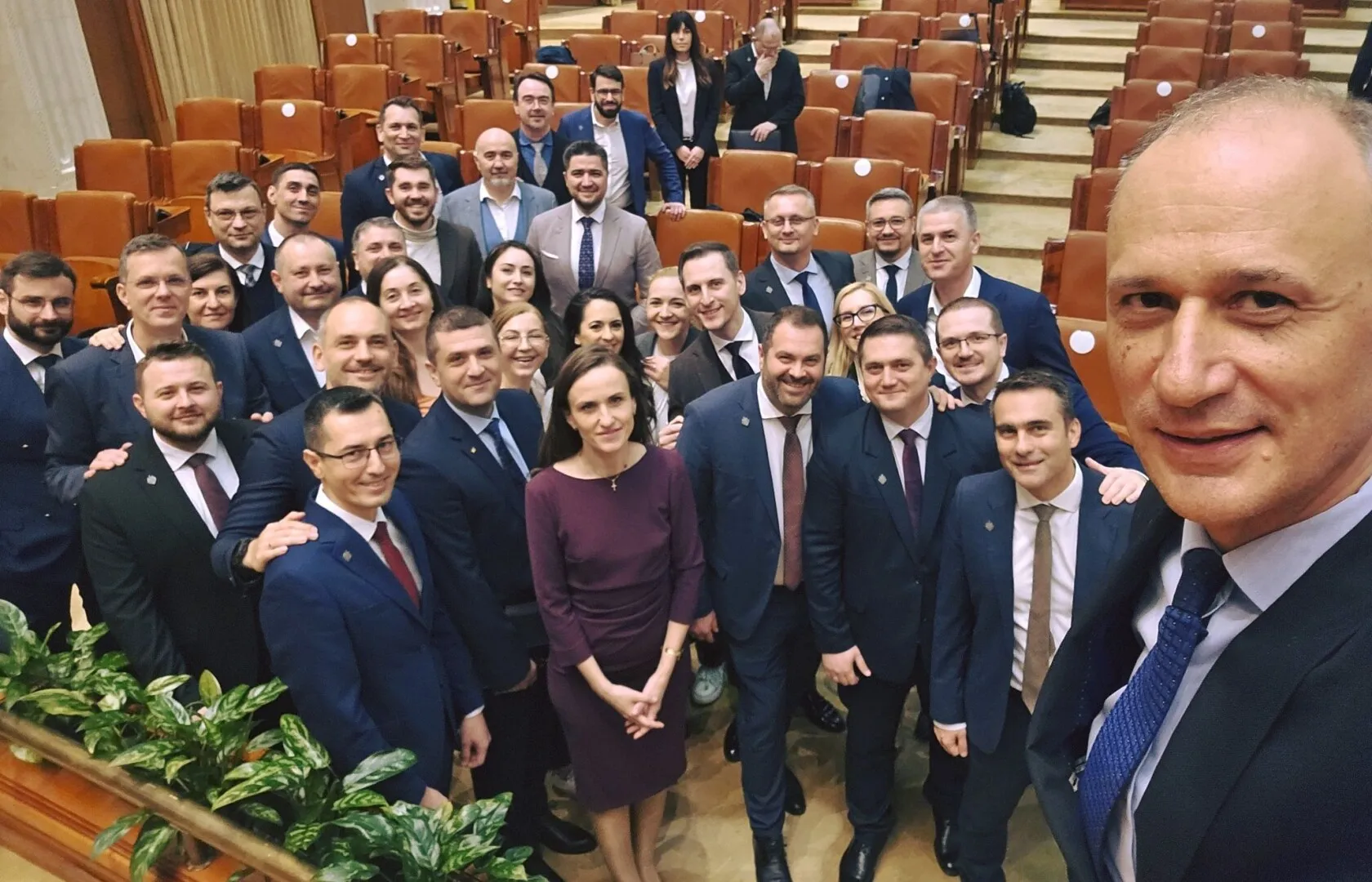 USR și-a pierdut răbdarea în Coaliție / Senatori: „Nu facem scandal, am așteptat, dar s-a uitat ce-am agreat”