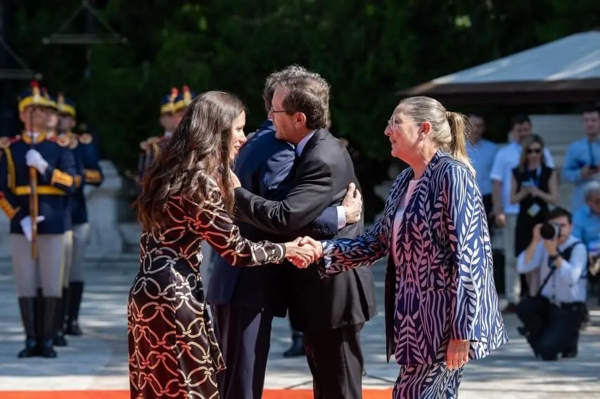 Mirabela Grădinaru Mirabela Grădinaru