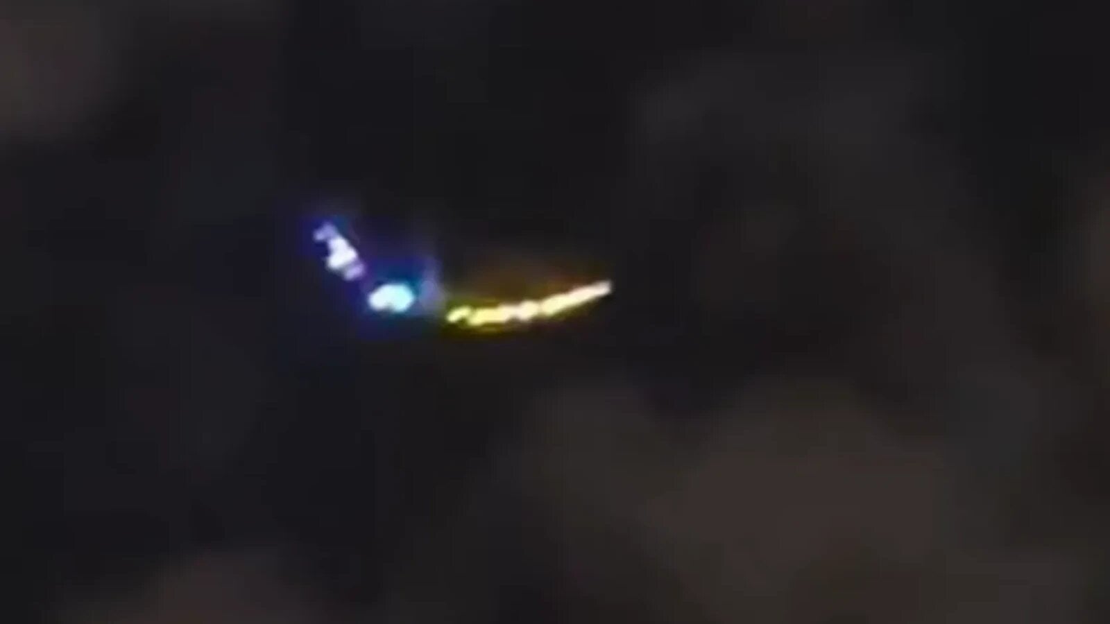 VIDEO Apariție misterioasă pe cerul Teheranului! Dezbateri privind obiectul neidentificat și primele bănuieli