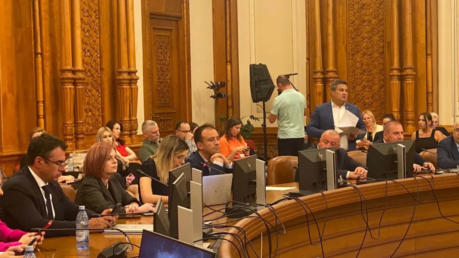 Aviz pozitiv pentru Diana Buzoianu! Ceartă la audierea ministrului propus la Mediu! 'Nu este frumos să întrerupeți o domnișoară'