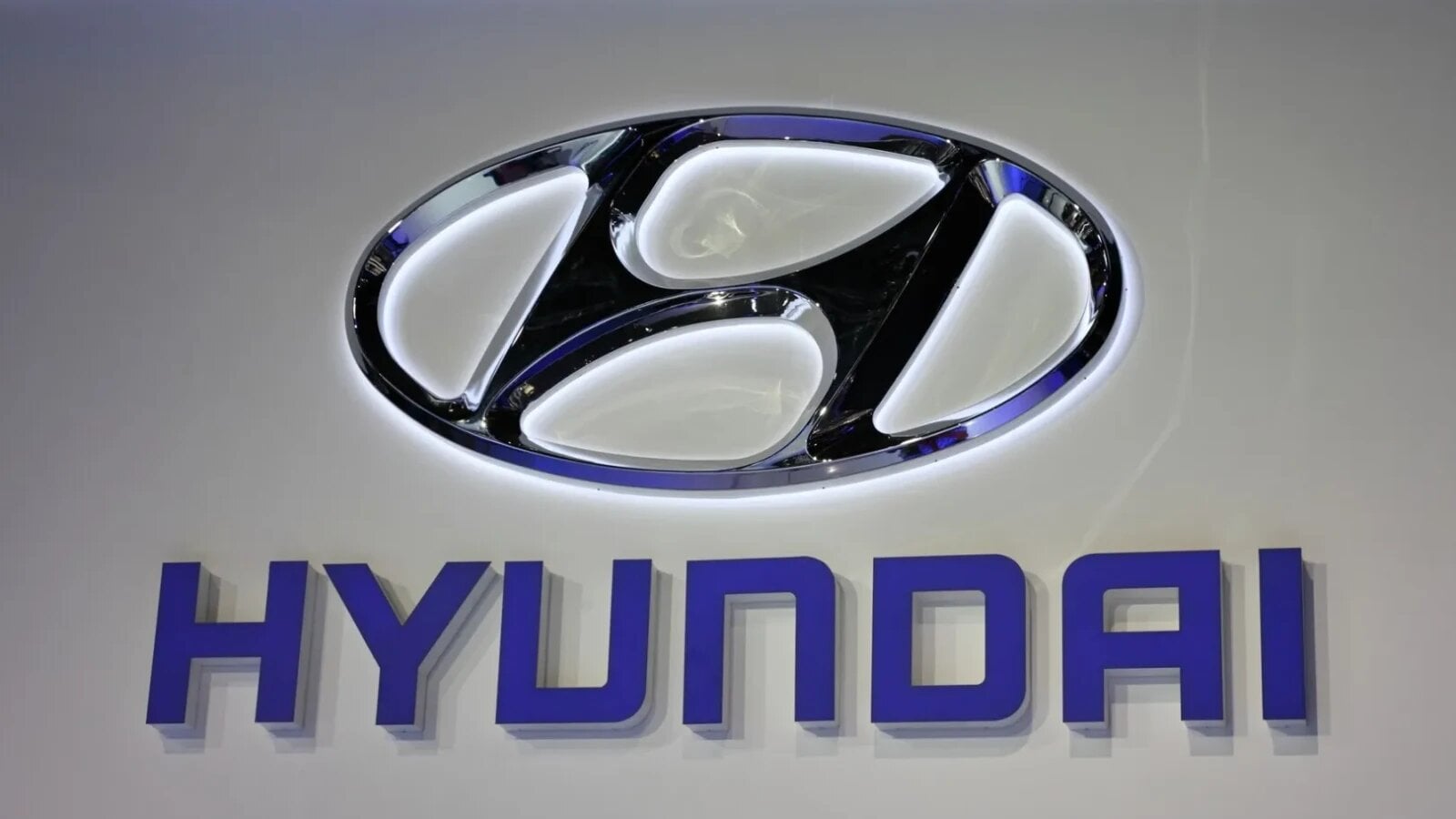 Hyundai este pe cale să depăşească Ford în SUA pentru prima dată; Lipsa modelelor hibride afectează constructorii americani