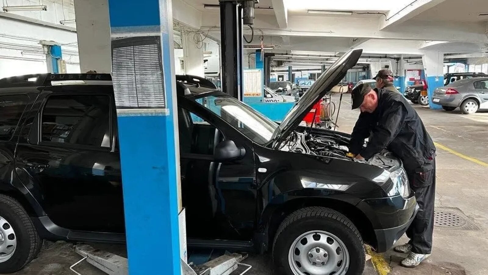 Semnele care arată că mașina ta trebuie dusă la service. Nu trebuie să le ignori