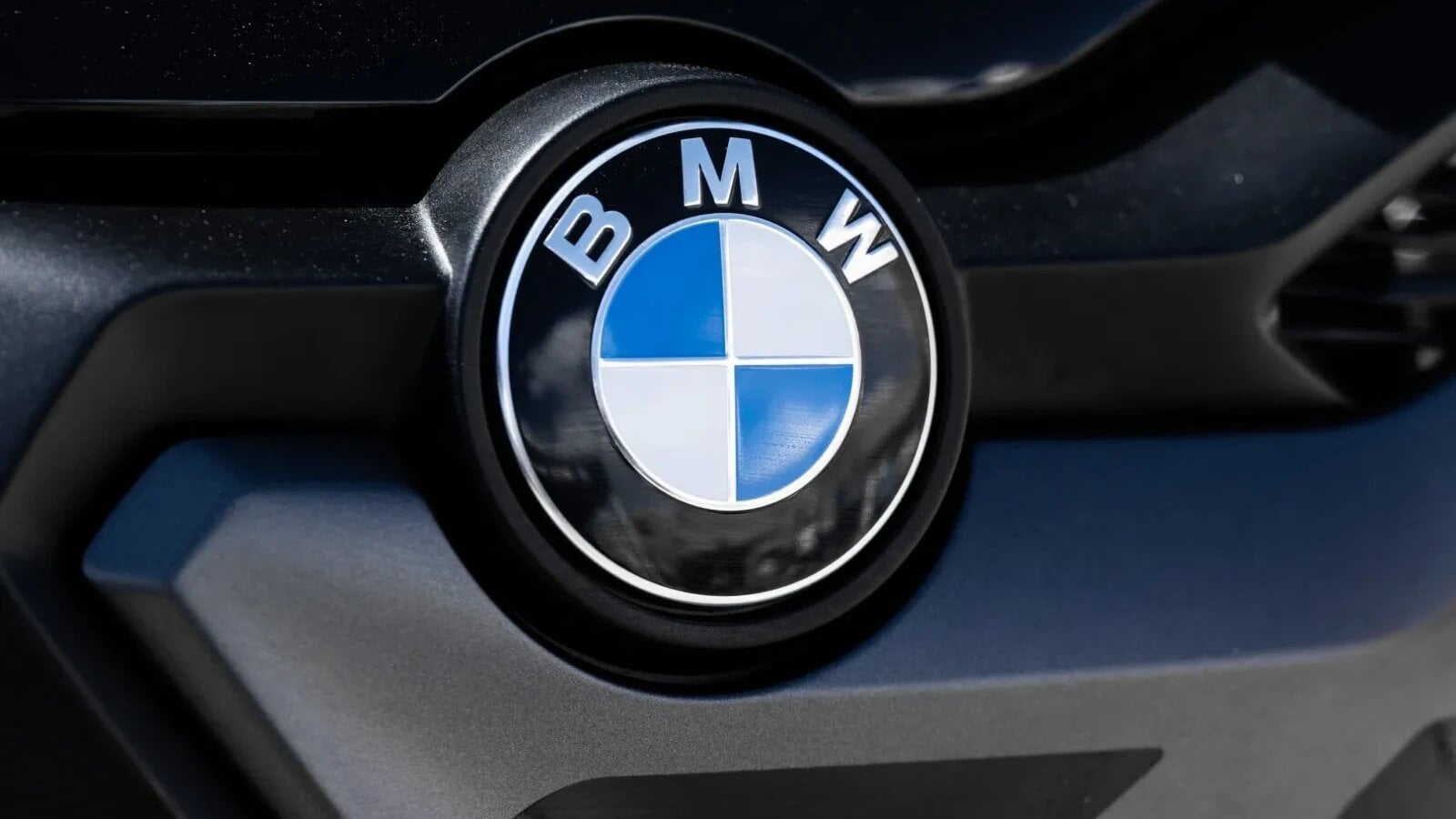 BMW mizează pe restructurare, noi modele şi inteligenţă artificială pentru a-şi relansa afacerile