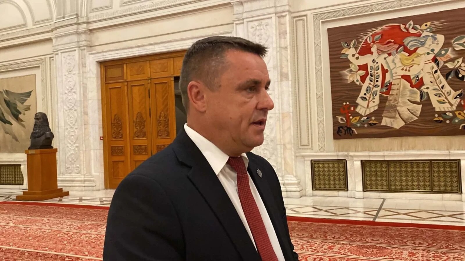 VIDEO Un social-democrat anunță un demers separat pentru suspendarea președintelui Nicușor Dan! A venit să facă anunțul fiind însoțit de un lider AUR