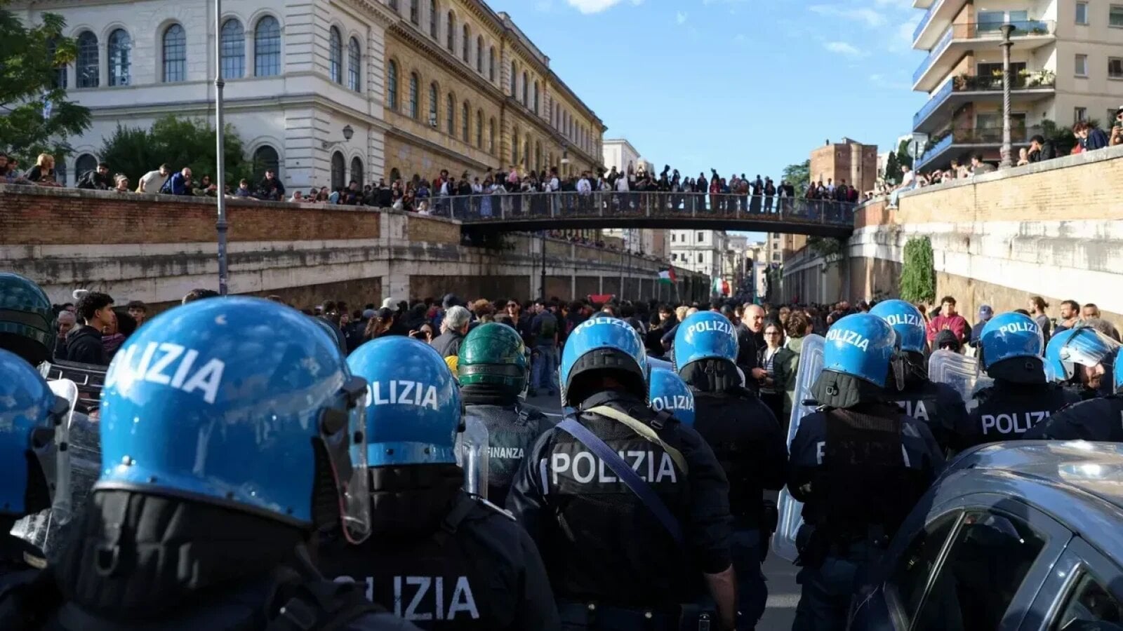 Mobilizare masivă în Italia: Peste 1,5 milioane de oameni au ieșit în stradă pentru a protesta împotriva războiului