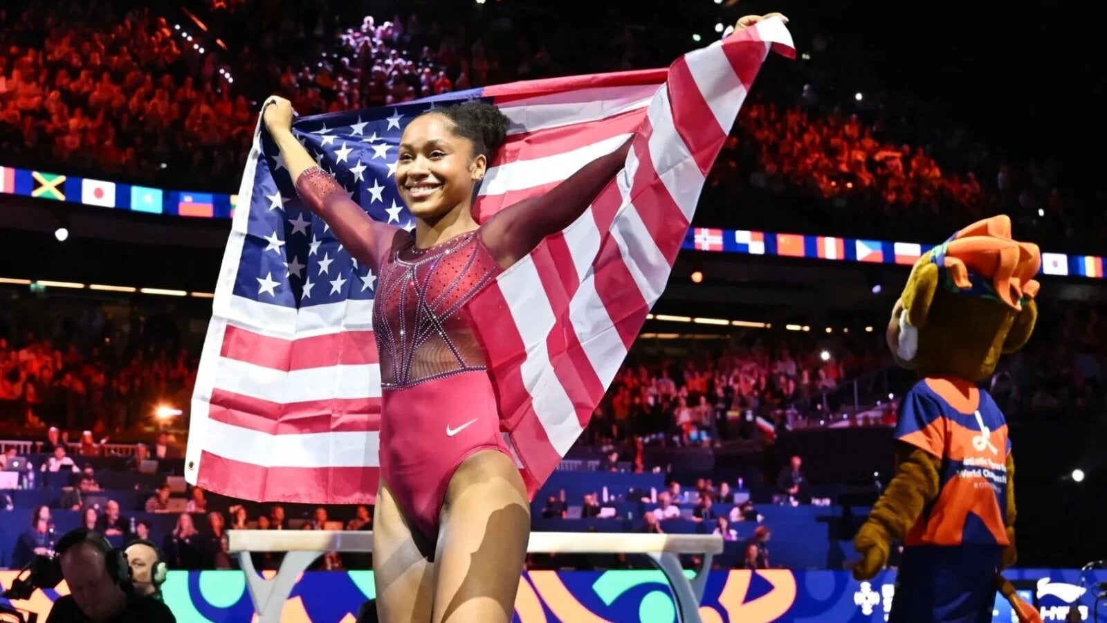 Americanca Skye Blakely, noua campioană mondială la individual compus