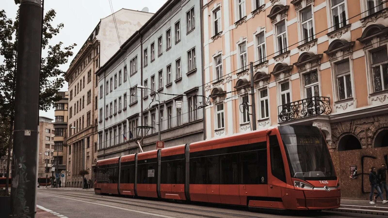 FOTO Vom avea și noi transport urban ca-n marile orașe ale lumii: Prima rețea de tram-tren din România prinde contur la Oradea: Ruta va lega orașul de aeroport și Băile Felix